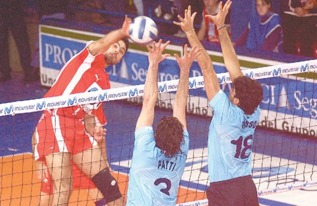 EN ACCIÓN. El equipo fue de menor a mayor en la temporada y se terminó consagrando frente a Bolívar.