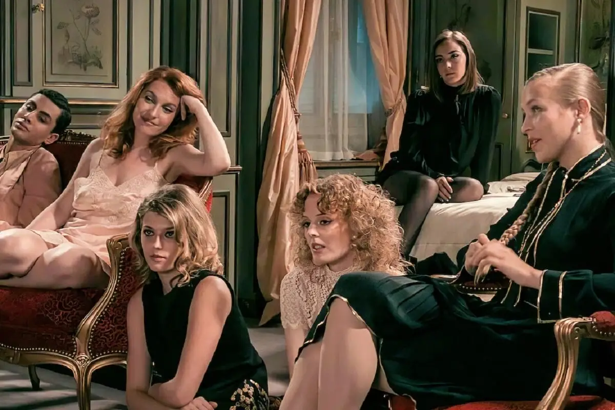 Erotismo, poder y polémica en Netflix: la película francesa basada en hechos reales que incomoda y genera polémica