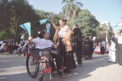 Bailar una chacarera en silla de ruedas es todo un arte