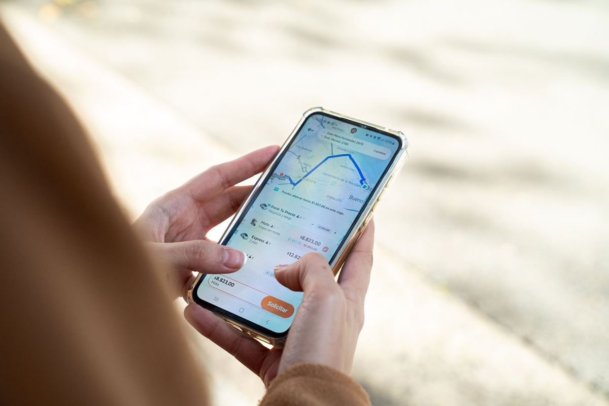 Los viajes en moto a través de apps se duplicaron en 2025 y se consolidan como tendencia urbana en Tucumán