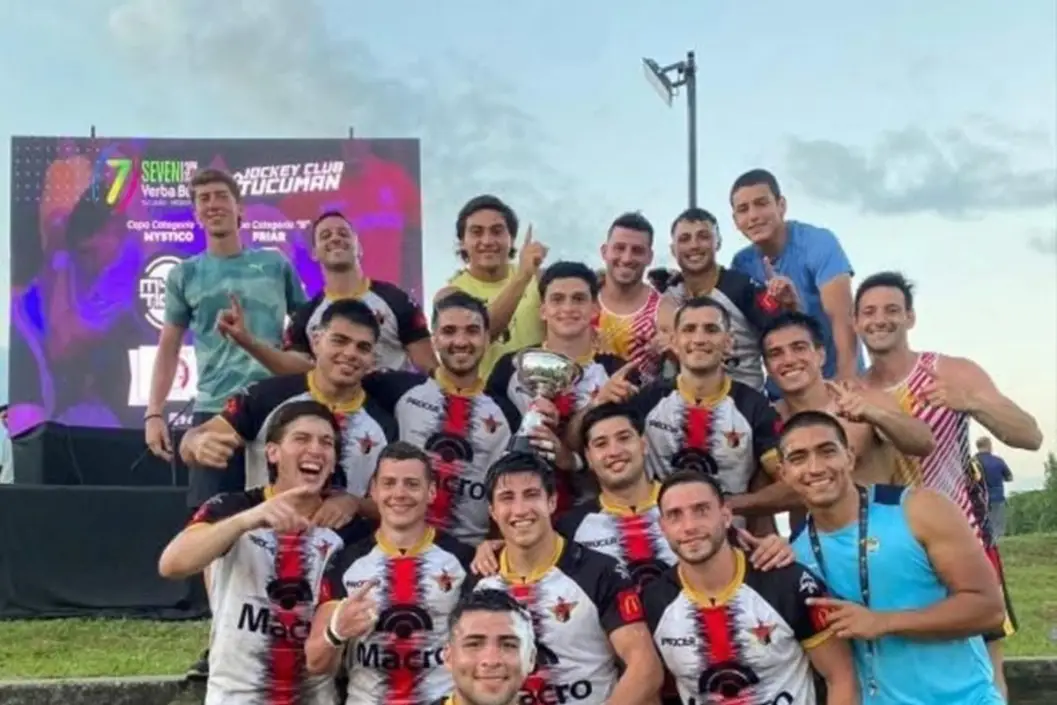 CAMPEONES. En 2024 Cardenales se quedó con el Seven de Yerba Buena, y en 2025 repitió grandes actuacions en el circuito tucumano.