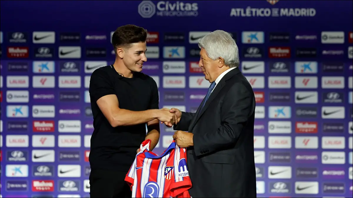 RESPALDO. Enrique Cerezo habló del momento de Julián Álvarez y pidió paciencia ante la racha sin goles del delantero argentino.