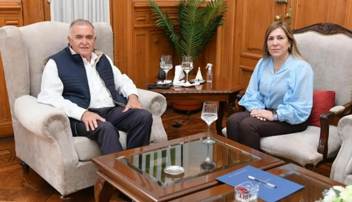 EN CASA DE GOBIERNO. El mandatario recibió a la senadora nacional.