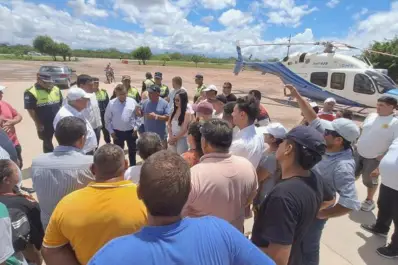 Jaldo supervisó las zonas inundadas y destacó la presencia del Estado