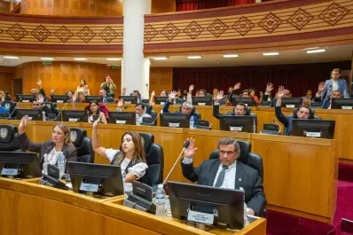 La Legislatura ratificó los dos DNU de Jaldo, entre críticas de la oposición