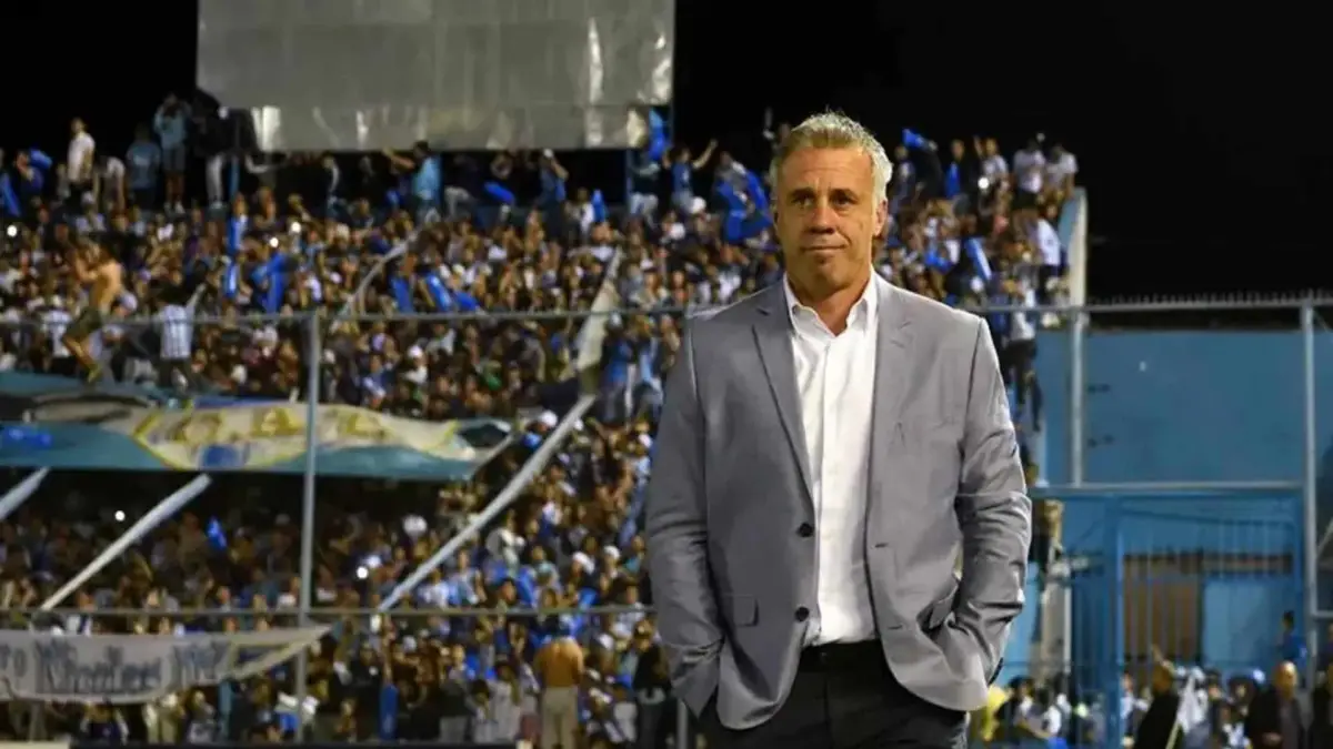 VIEJO CONOCIDO. El DT recordó su paso por el Decano y no evitó hablar del tema.