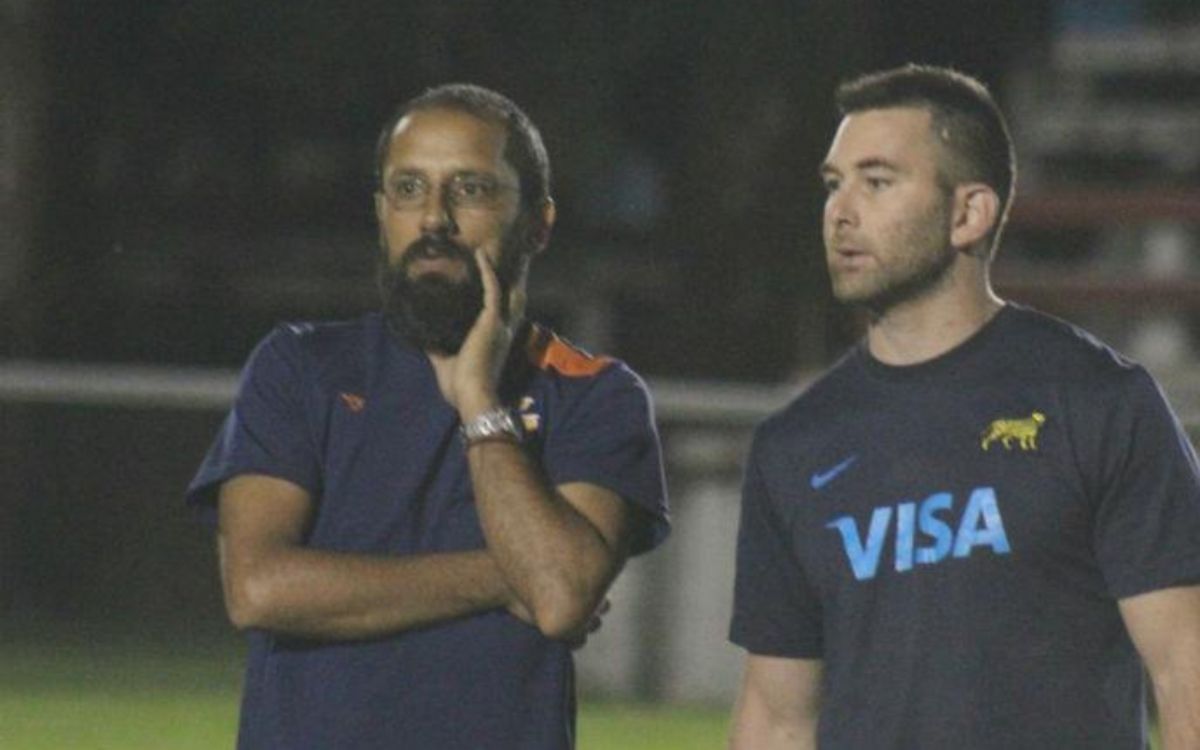 DE SELECCIÓN. Ricardo Gravano dirigiendo al seleccionado tucumano | FOTO: Prensa Unión de Rugby de Tucumán.