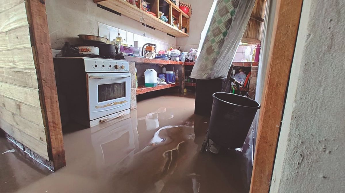 Aguilares, la zona cero del temporal: agua estancada, accesos complicados y angustia vecinal