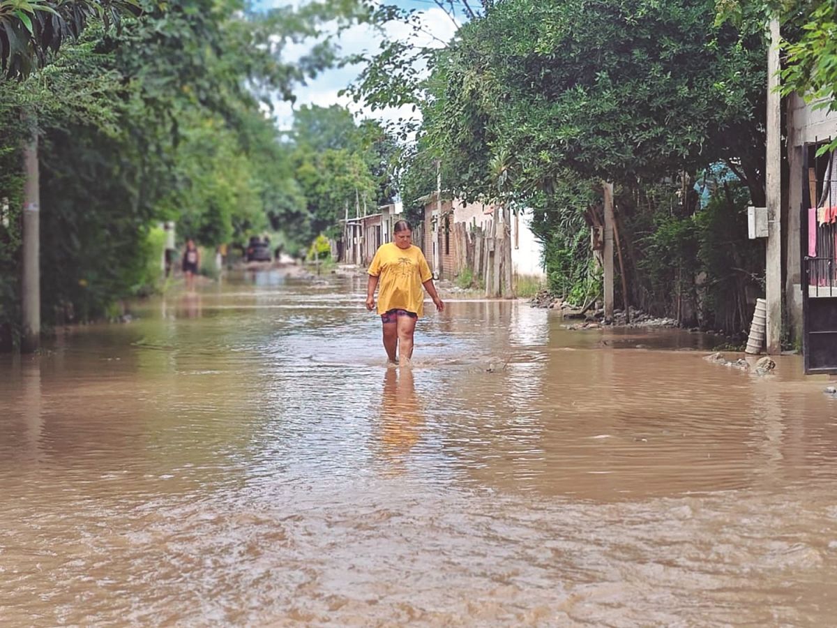 Aguilares, la zona cero del temporal: agua estancada, accesos complicados y angustia vecinal