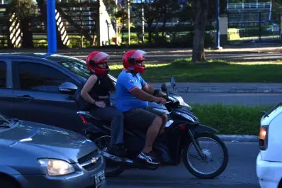 Apps de transporte: pondrían cupos a los autos, no a las motos en la capital tucumana