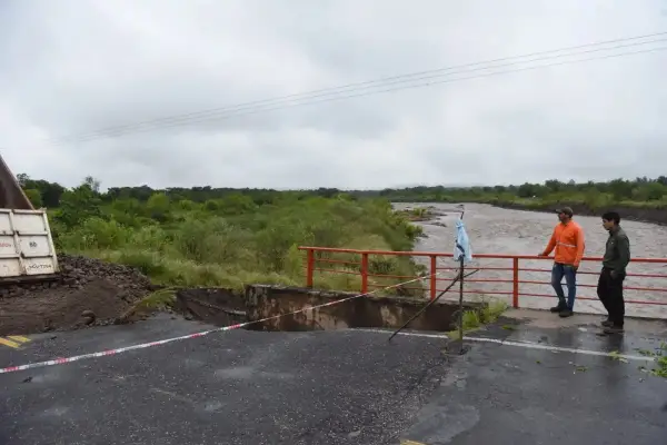 El Gobierno aseguró que “los puentes están en condiciones” tras las intensas lluvias en Tucumán