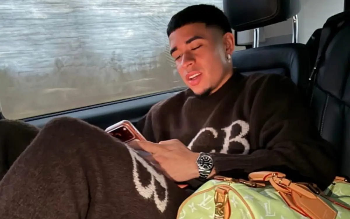 LLEGA A FIRMAR. La historia que compartió el ecuatoriano a través de Instagram.