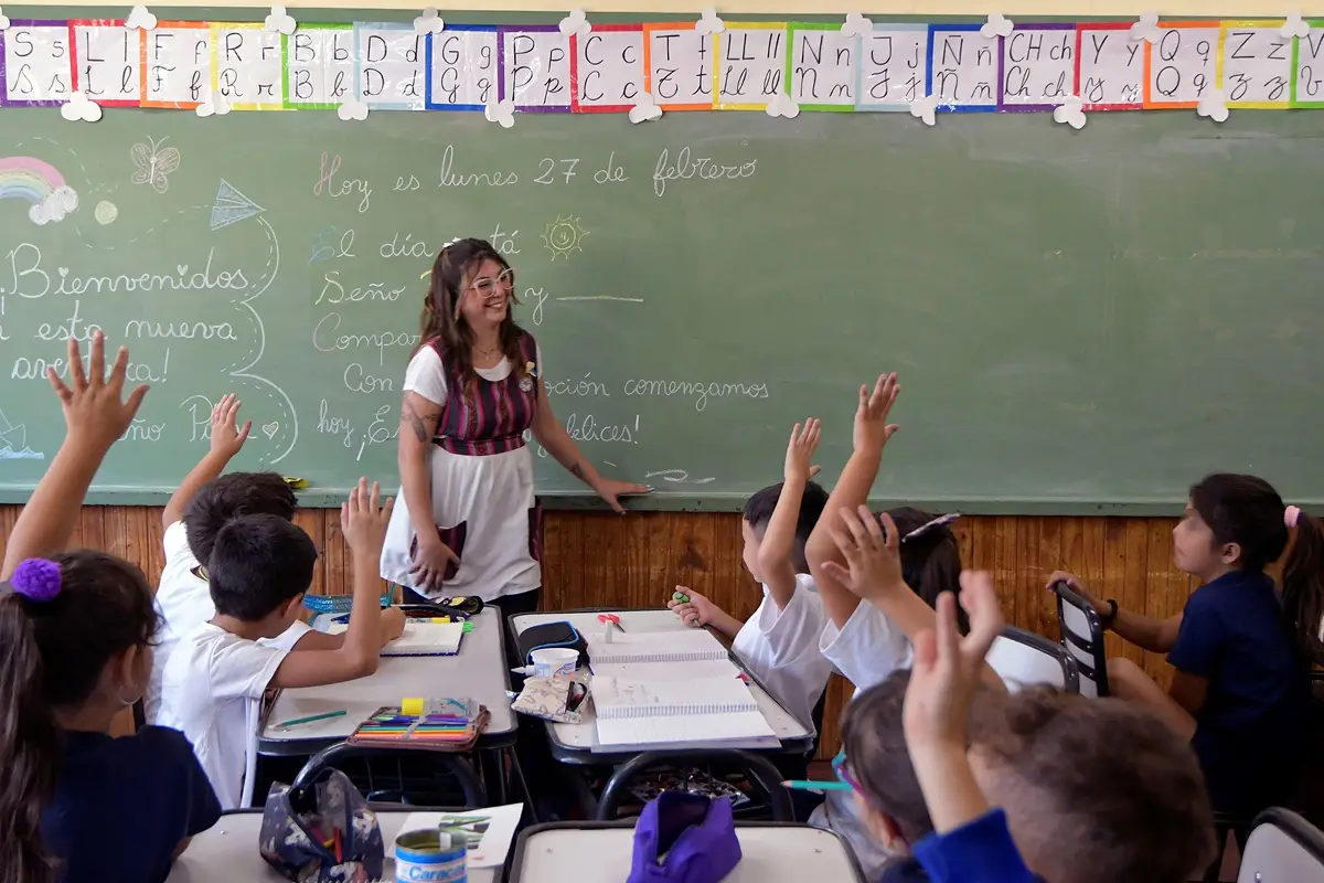 EDUCACIÓN. La caída de la matrícula primaria proyectada hacia 2030 reducirá el tamaño de las aulas y la cantidad de alumnos por docente en todo el país.
