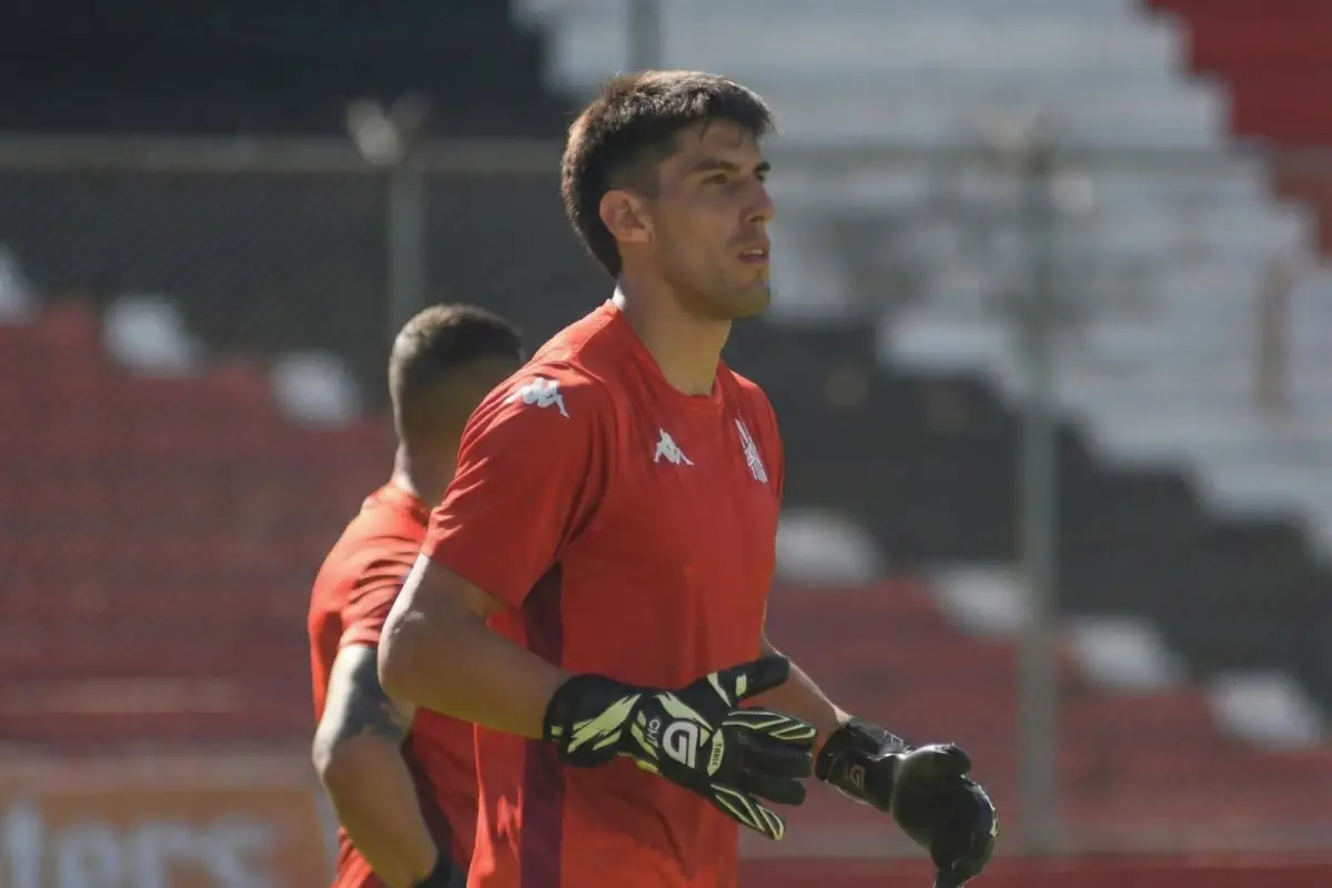 EN LA PRÁCTICA. Nahuel Manganelli busca crecer en San Martín y ganarse un lugar en los corazones de los hinchas.