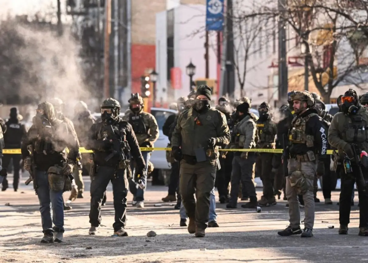 DESESCALADA. Los agentes federales “serán sancionados” después de que los asesinatos en Minnessota.