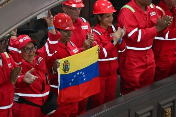 Bajo presión, Caracas abre su modelo petrolero