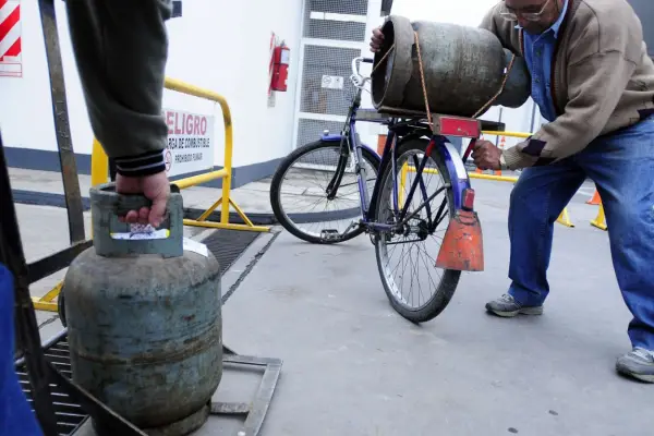 Convertirán el gas de la basura en garrafas solidarias