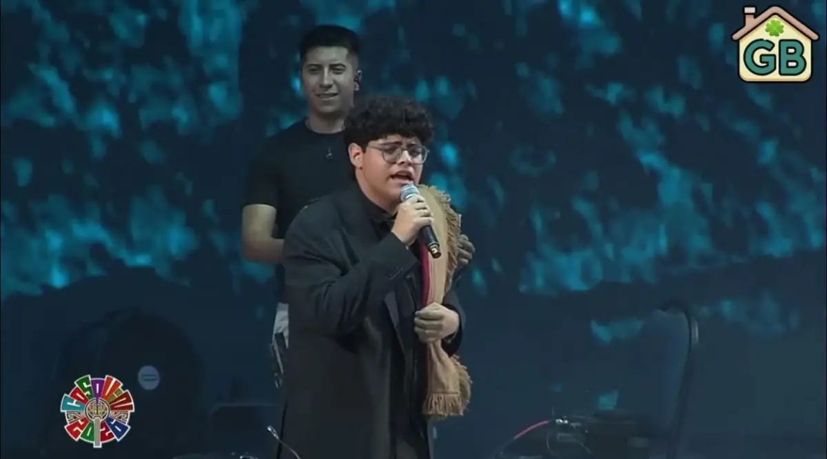 “LA LUNA EN TU PELO”. Nacho Cuellar llegó a Cosquín convocado por el Dúo Coplanacu para cantar un tema.