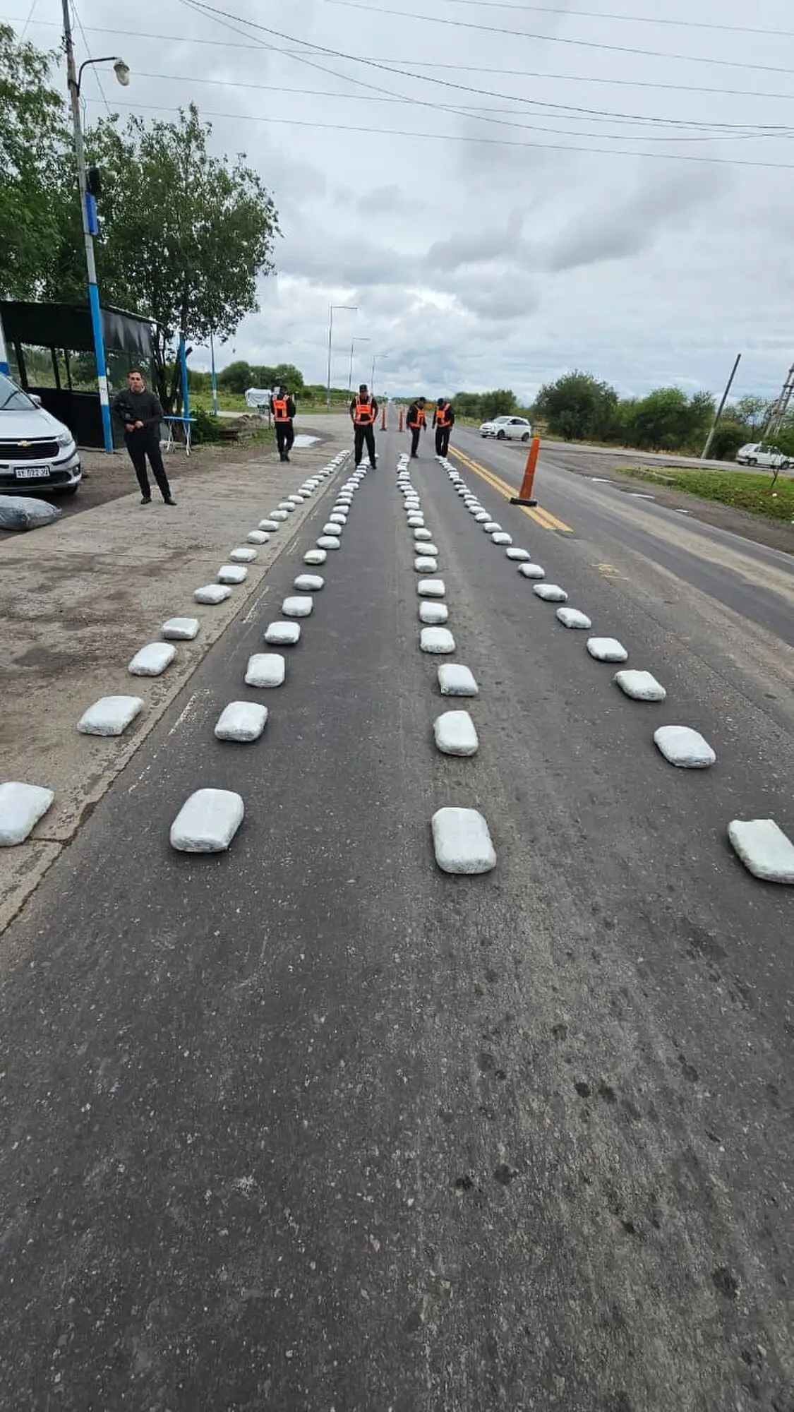 UNO DE LOS PROCEDIMIENTOS. En noviembre pasado, en el marco del Operativo Lapacho, la Policía secuestró más de 100 kilos de marihuana que eran transportadas a la provincia.