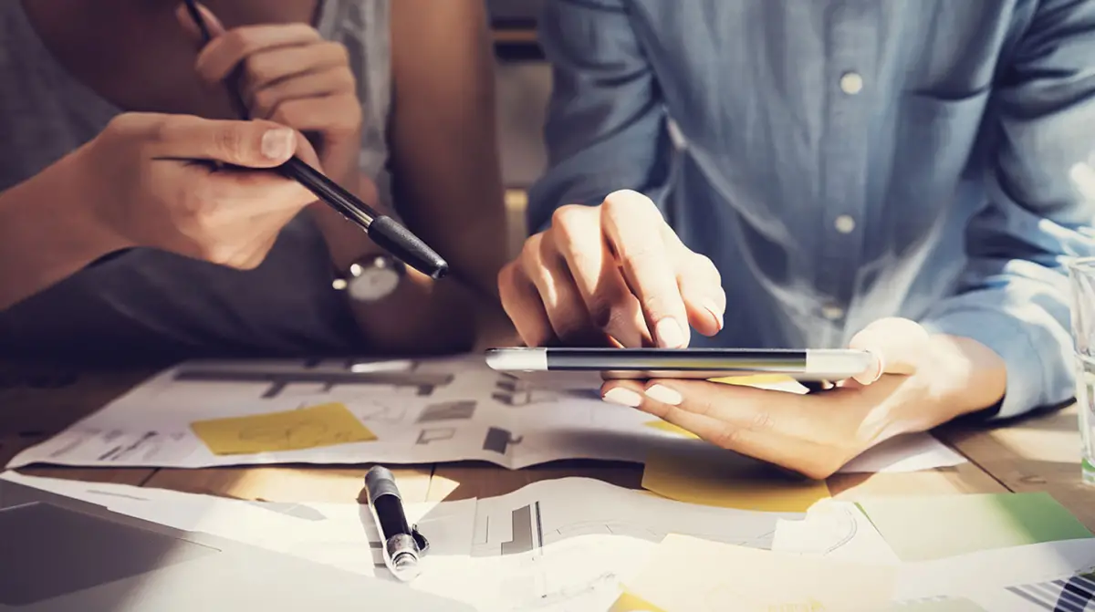 ¿Cuánto cobra un marketer digital en febrero de 2026?