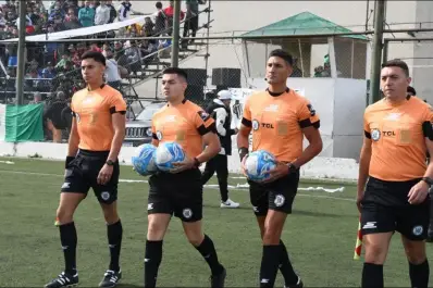 Conmoción en el fútbol regional: cuatro árbitros se accidentaron al regresar de un partido y uno de ellos falleció