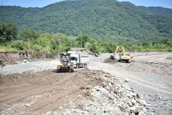 Arrancaron las obras para salvar la ruta 321, pero los vecinos temen que sea un parche