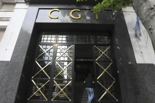 Debate por la reforma laboral: la CGT se reunirá este viernes y no descarta medidas de fuerza
