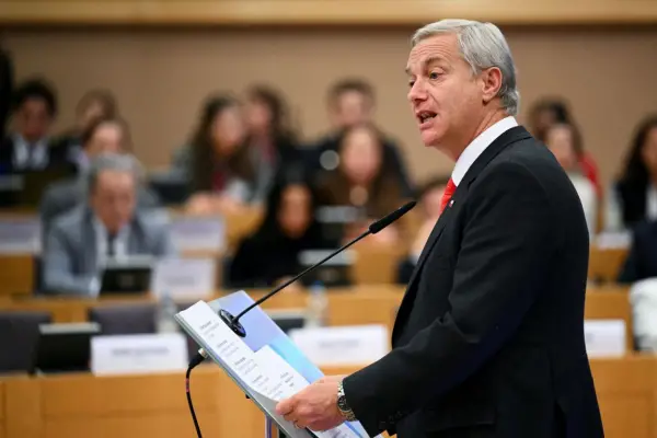 Convocatoria en Europa: Kast alienta a la derecha