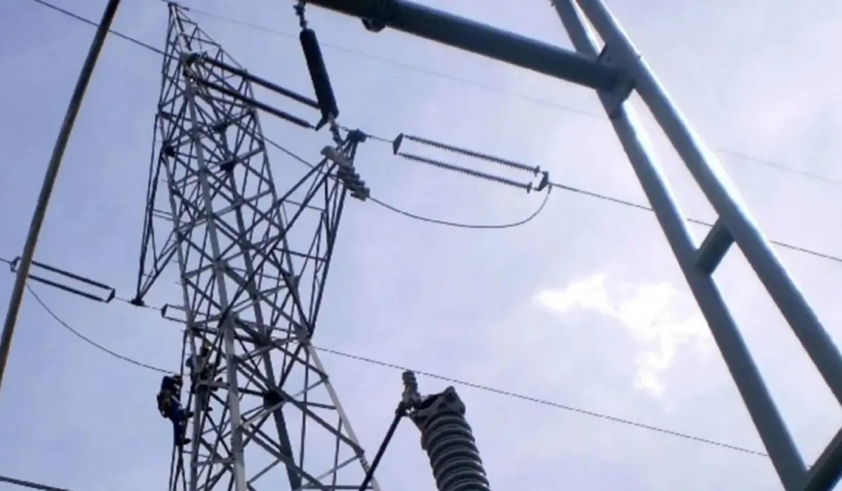 Una falla en una línea de alta tensión dejó sin luz a varias localidades del sur tucumano