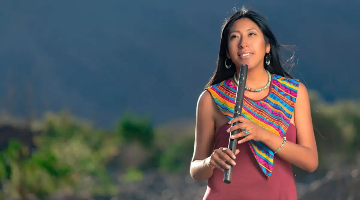 TALENTO. La salteña es compositora, coplista y tañedora de quena y sikus.