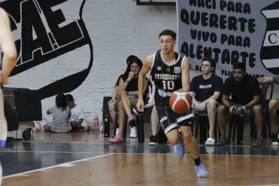 Estudiantes visita a Santa Paula de Gálvez en busca de consolidar su buen momento