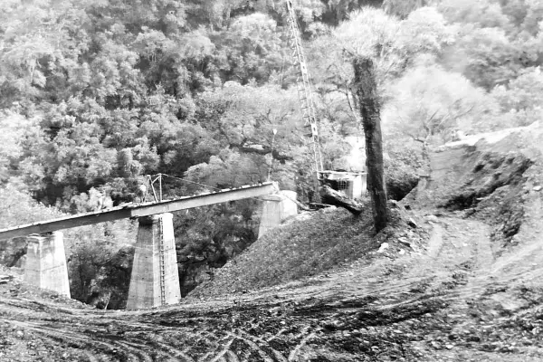 Recuerdos fotográficos: 1957. Colocan el primer riel del funicular de la Ciudad Universitaria