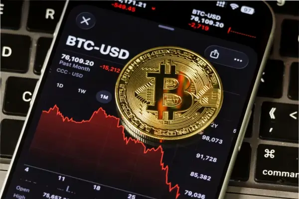 Pánico en los mercados: Bitcoin sufrió su mayor caída tras el desplome de 2022