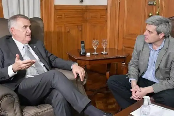 ¿Quién corre con el caballo del comisario?