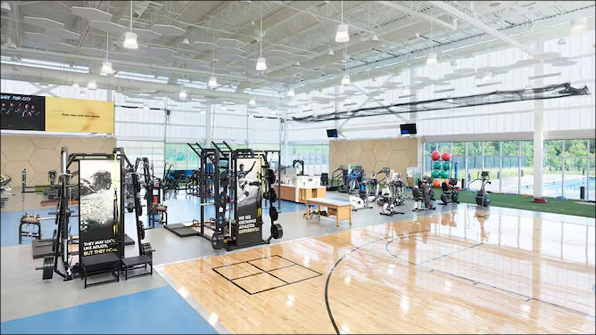 TECNOLOGÍA APLICADA. El gimnasio del predio cuenta con equipamiento de última generación y espacios pensados para el trabajo físico y la recuperación diaria del plantel.