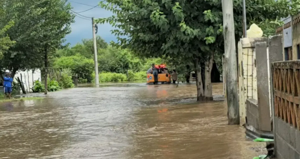 Calles anegadas en Metán y El Galpón. Foto tomada de TN.