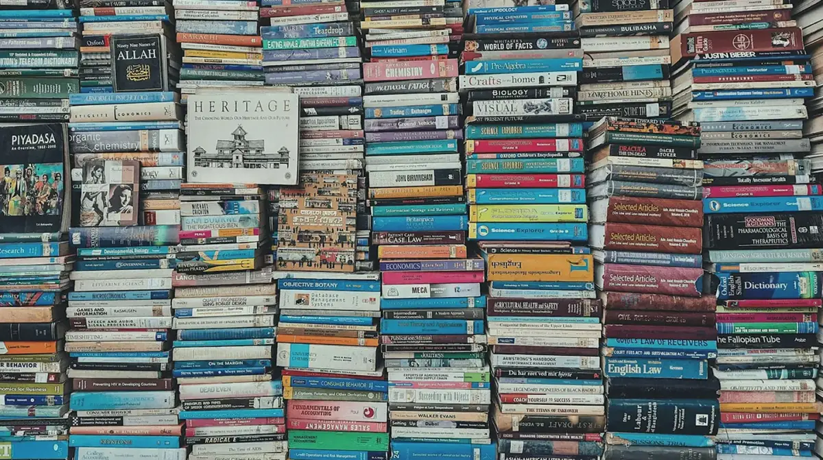 Anthropic destruyó millones de libros físicos para entrenar su inteligencia artificial