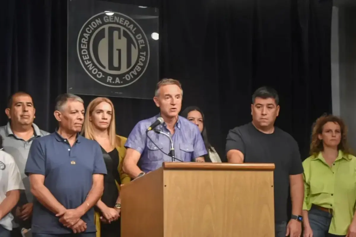 BUENOS AIRES. La CGT endurece su postura contra la reforma laboral, convocó a movilizarse el miércoles y aseguran que será “una batalla larga”.