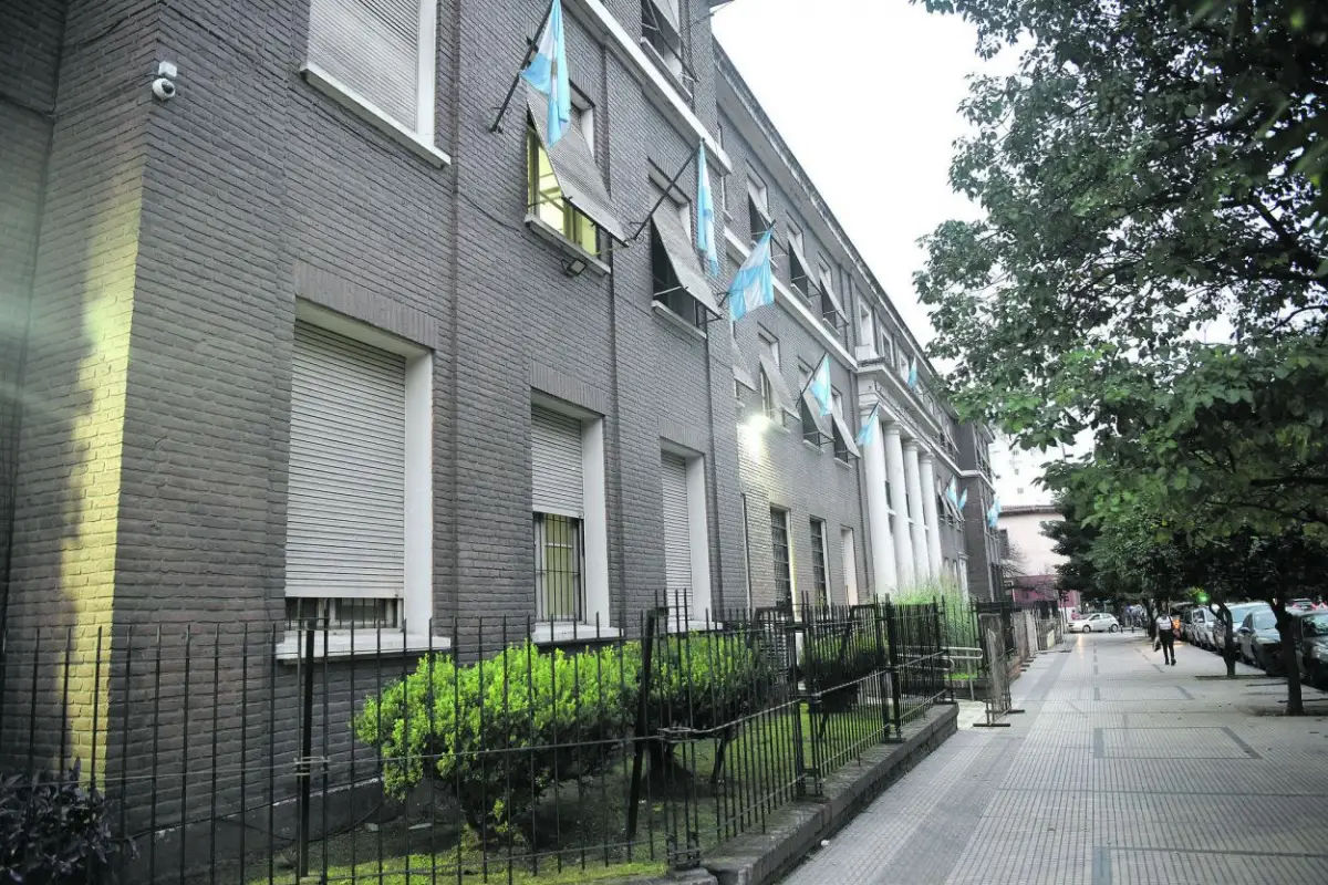 EN SILENCIO. El fiscal Pedro Gallo analiza varios puntos del expediente.