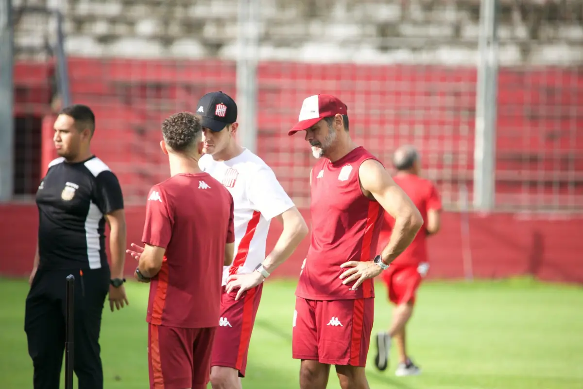 PREPARATORIO. El Santo juega hoy su último amistoso previo a su debut oficial en la Primera Nacional.