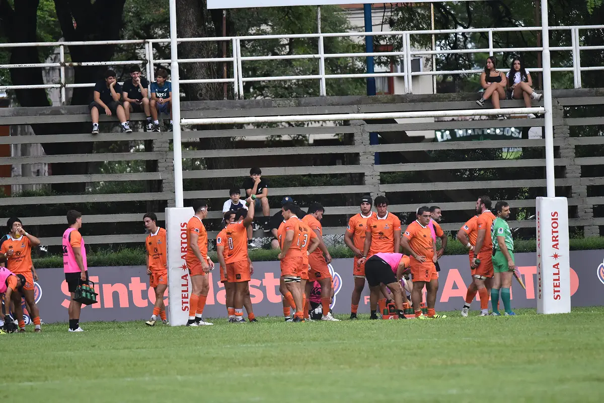 PRIMER AMISTOSO. Durante el primer encuentro en La Caldera del Parque, Tarucas mostró un buen nivel de juego y venció 35-19 a Dogos XV.