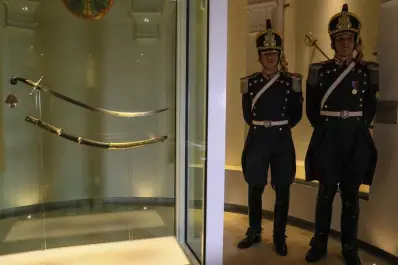 Comenzó el traslado del sable corvo de San Martín: Javier Milei encabezará el acto en Santa Fe