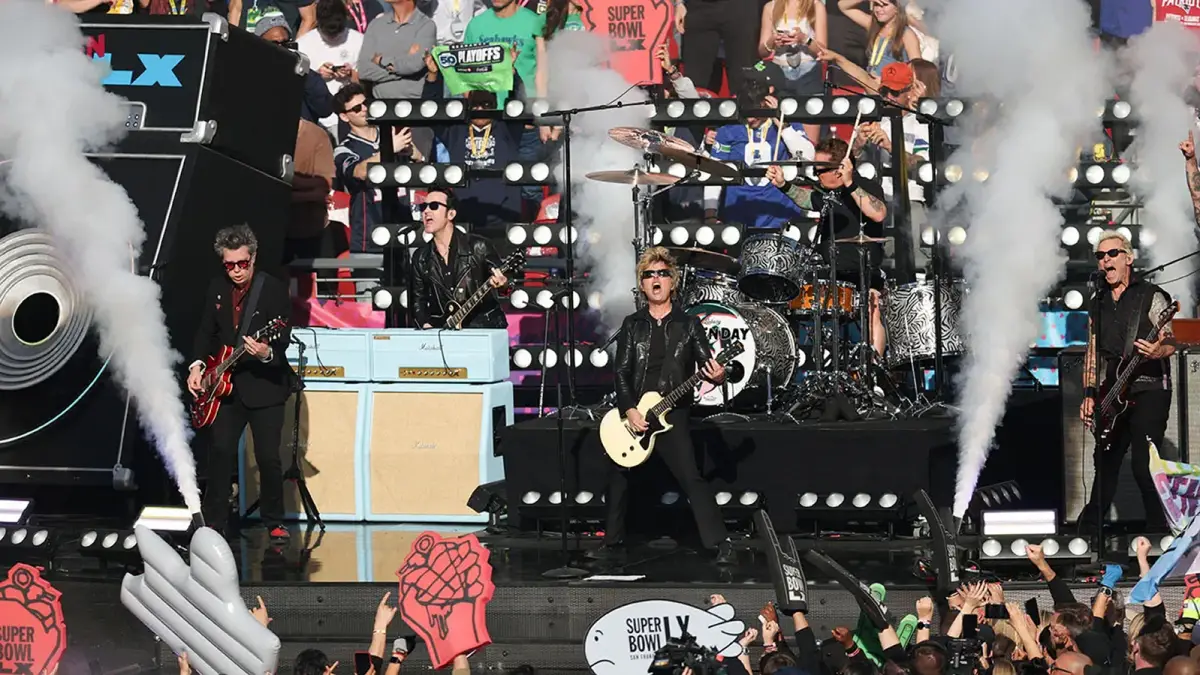 Green Day llevó el rock al Super Bowl LX con un show que hizo historia