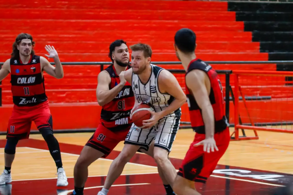 VICTORIAZA. El conjunto tucumano fue el claro ganador en Santa Fe.