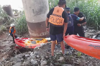 Un hombre que fue arrastrado por el río Salí