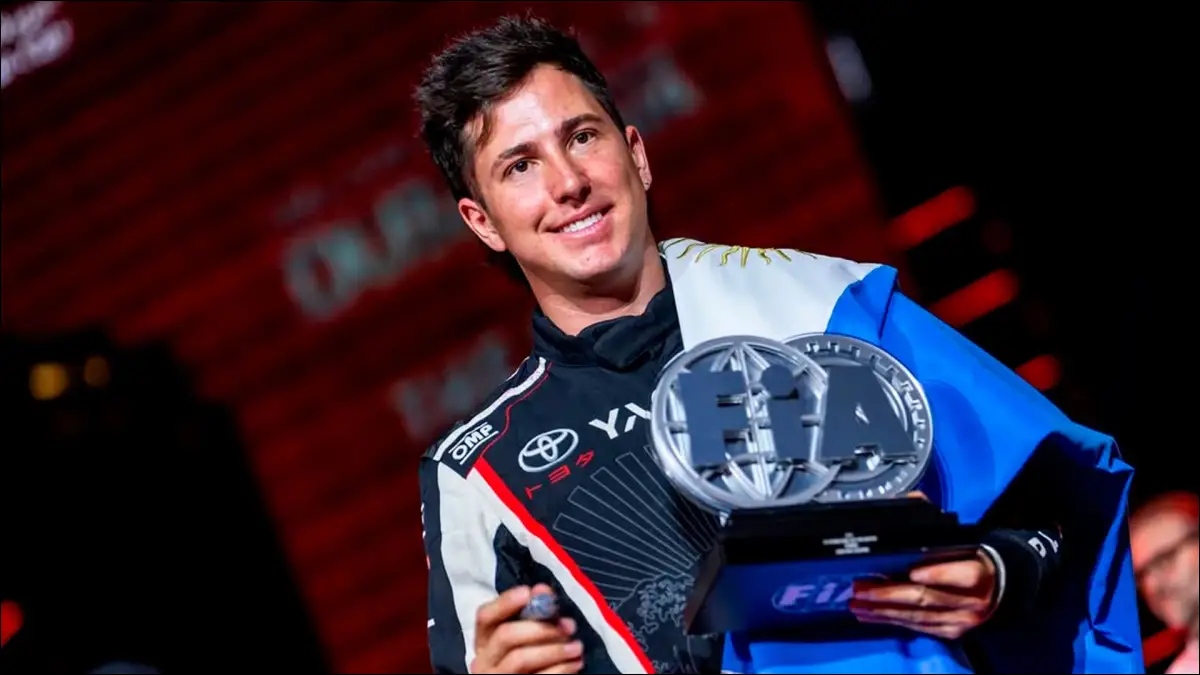 ACCIDENTE. Juan Cruz Yacopini sufrió un fuerte golpe al arrojarse al agua en una zona de poca profundidad y debió ser reanimado.