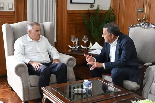 La Provincia convocó a los gremios estatales para iniciar el diálogo por la recomposición salarial