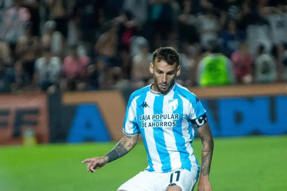 REFERENTE. Renzo Tesuri habló tras la derrota en Junín y se hizo cargo del mal comienzo del equipo en el torneo.