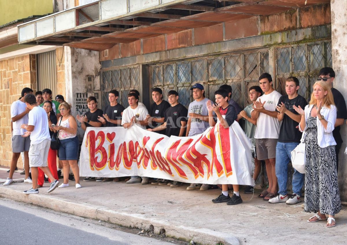 FESTEJO. Los allegados de Carreras celebraron la decisión de la Justicia. LA GACETA/FOTO DE MARÍA SILVIA GRANARA