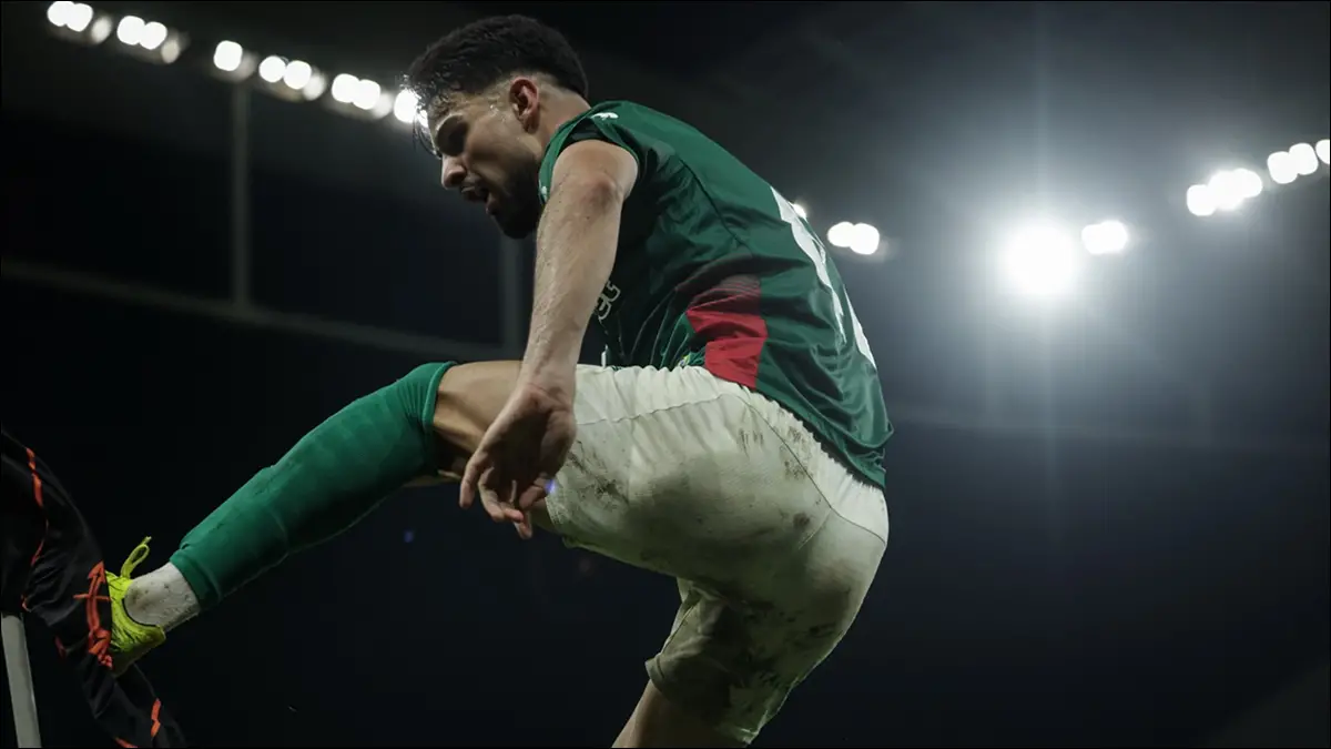 PROVOCACIÓN. El atacante argentino marcó el 1-0 y su celebración generó un fuerte cruce entre los futbolistas.